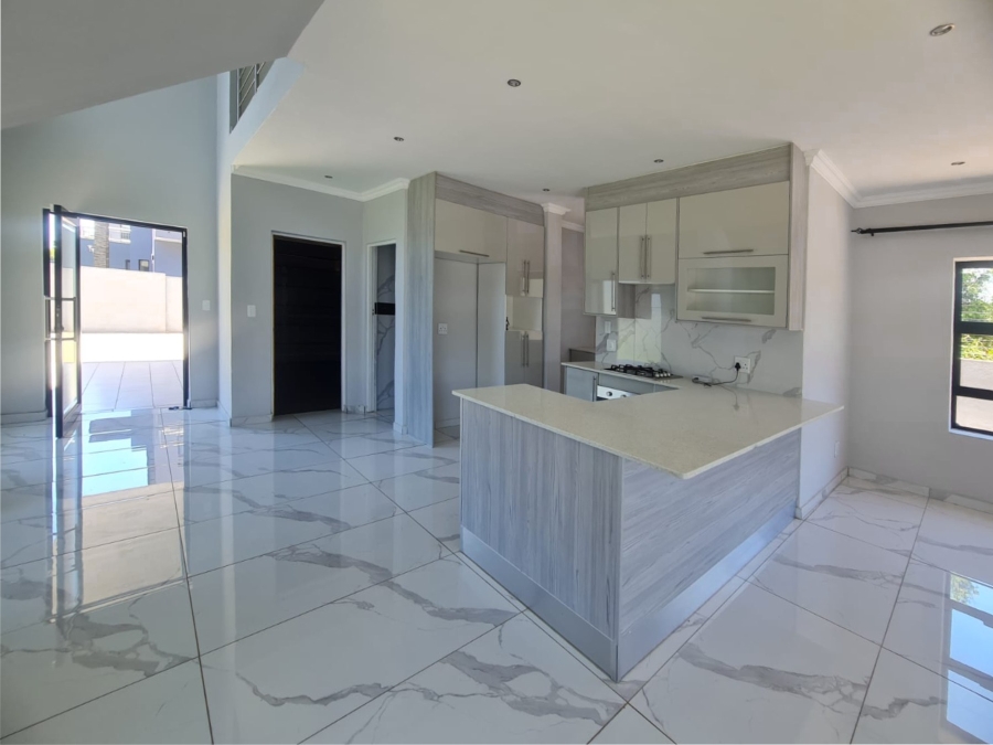 To Let 4 Bedroom Property for Rent in Melodie North West